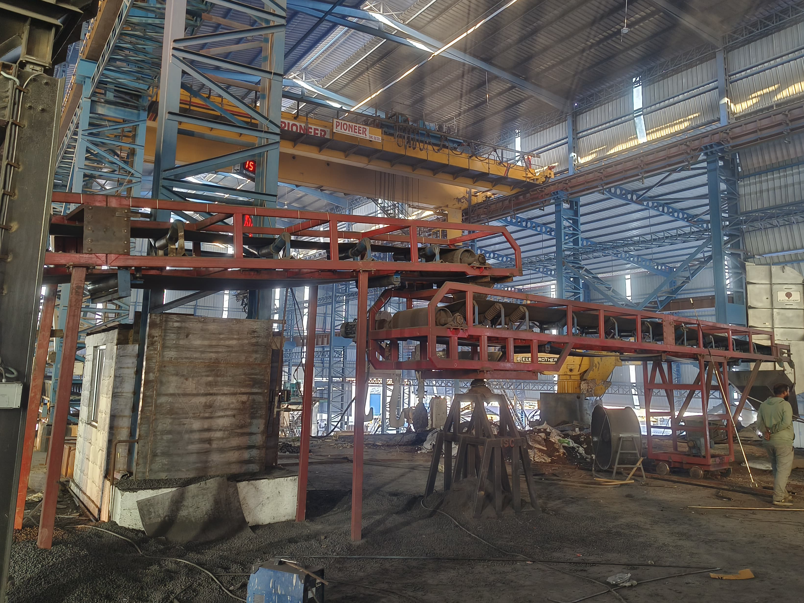 Sponge and Scrap Feeding System